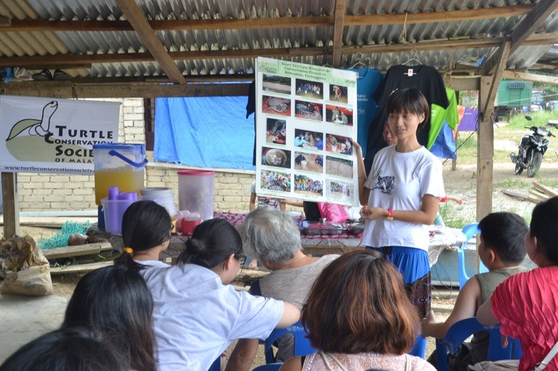 Michelle introducing the River Terrapin Project to Turtle Discovery Trip participants.